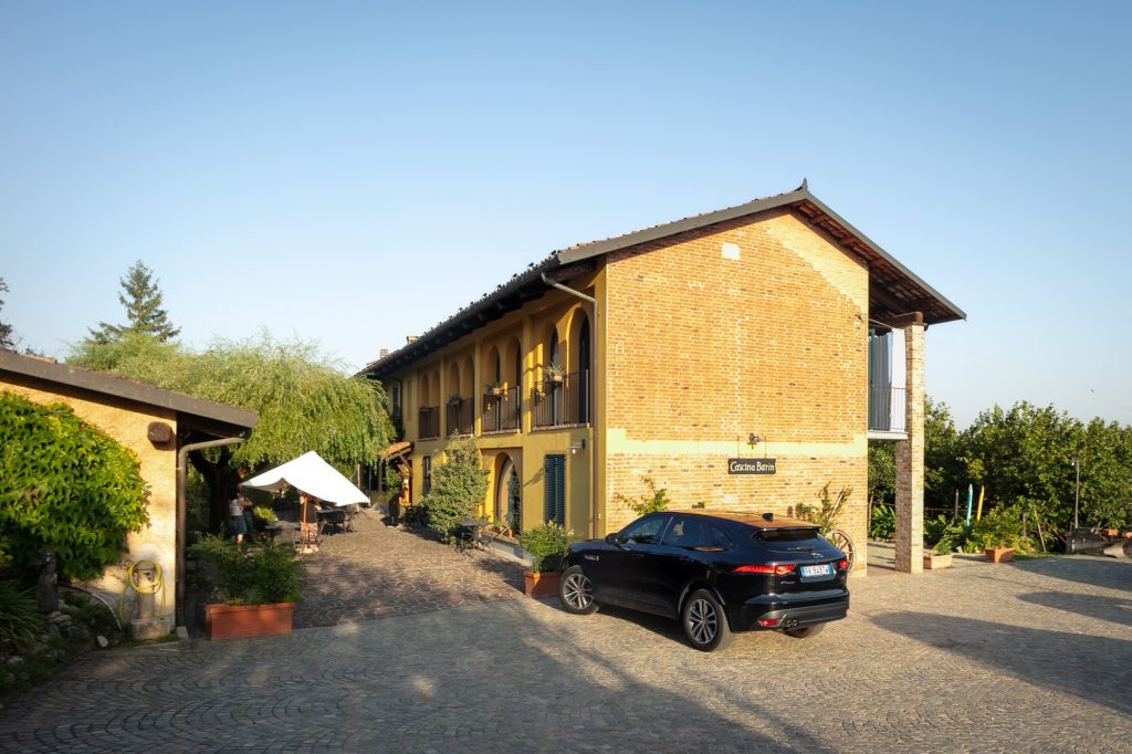 cascina-barin-parcheggio-privato-gratuito